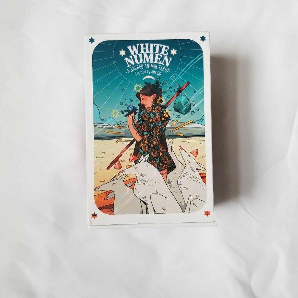 White Numen Tarot: A Sacred Animal Tarot Deck (Modern Tarot Library)